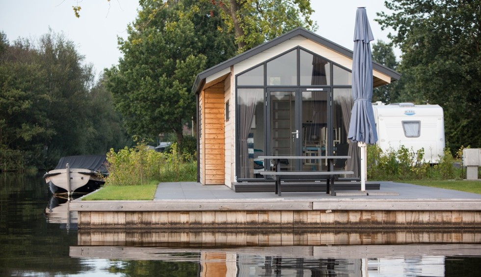 Accommodatie aan het water2.JPG