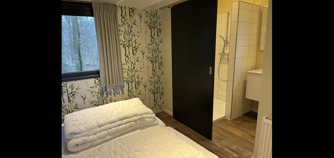 Tiny House slaapkamer badkamer.jpg