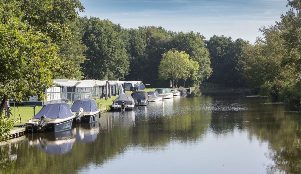 Kamperen waterkant.jpg