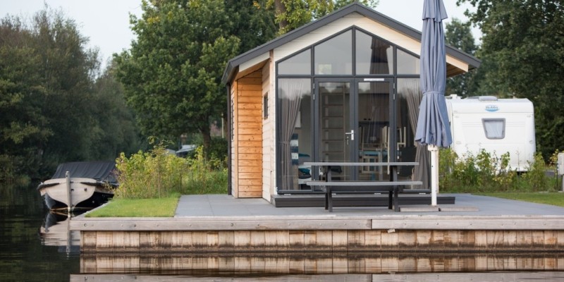 huisje-aan-het-water-overijssel.jpg