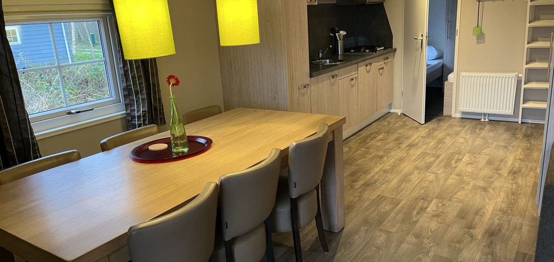WL6 eetkamer.jpg